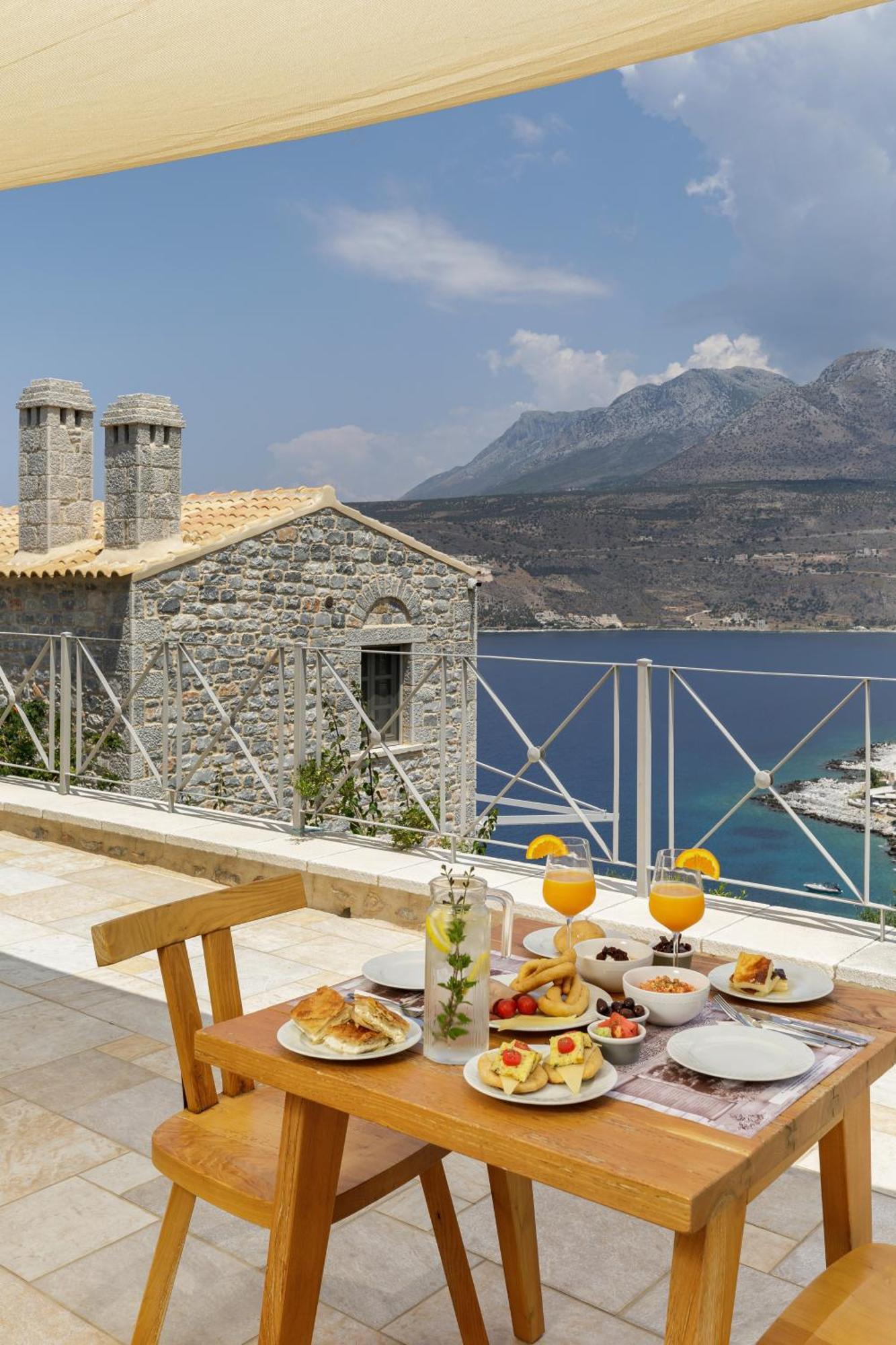Trapela Limeni Luxury Suites المظهر الخارجي الصورة