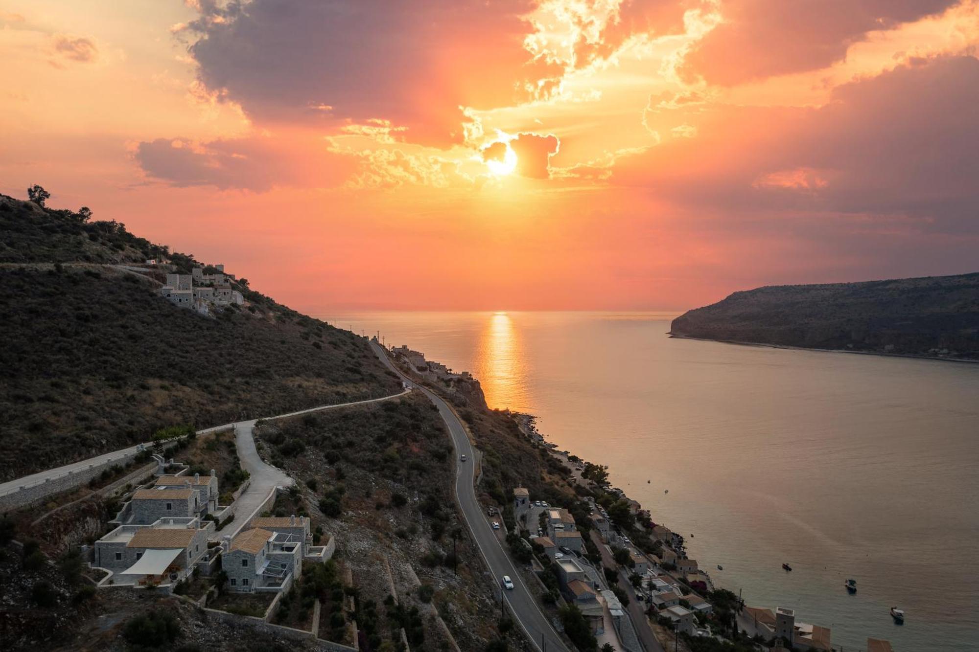 Trapela Limeni Luxury Suites المظهر الخارجي الصورة